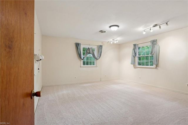 111 W Kingswood DR, Williamsburg, VA 23185