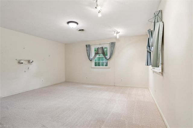 111 W Kingswood DR, Williamsburg, VA 23185