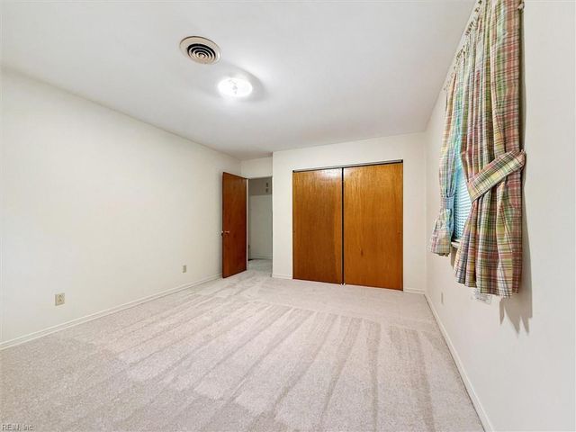 111 W Kingswood DR, Williamsburg, VA 23185