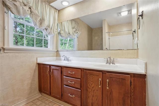 111 W Kingswood DR, Williamsburg, VA 23185