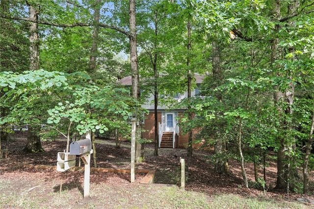 111 W Kingswood DR, Williamsburg, VA 23185