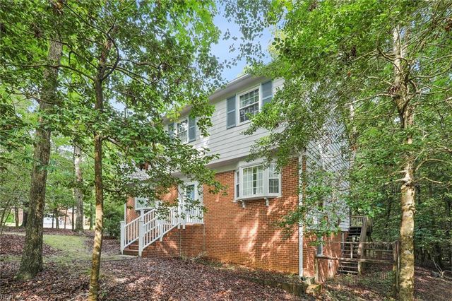111 W Kingswood DR, Williamsburg, VA 23185