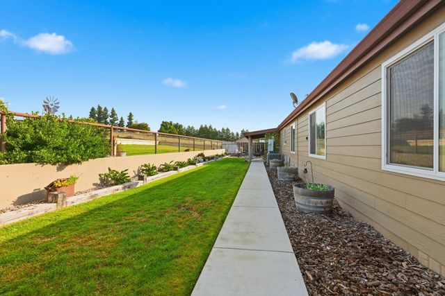 15969 Morrison Rd, Oakdale, CA 95361
