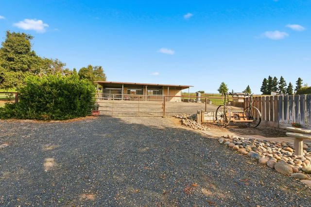 15969 Morrison Rd, Oakdale, CA 95361