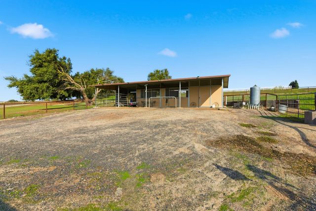 15969 Morrison Rd, Oakdale, CA 95361