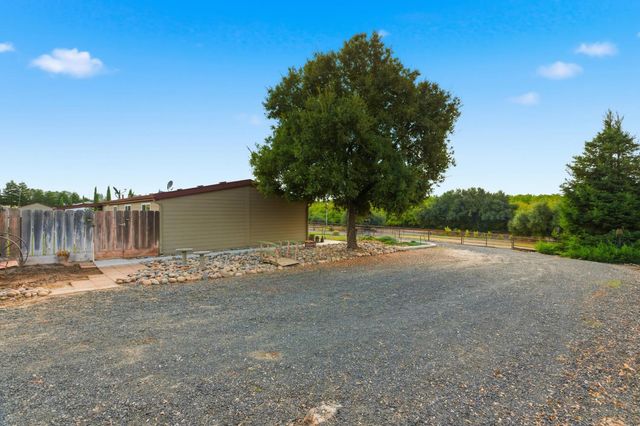 15969 Morrison Rd, Oakdale, CA 95361