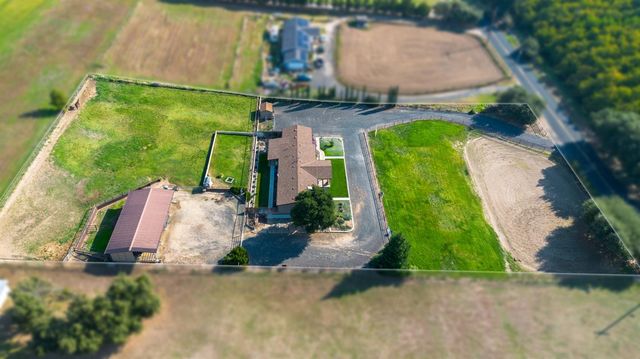 15969 Morrison Rd, Oakdale, CA 95361