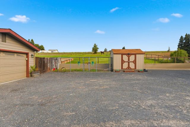 15969 Morrison Rd, Oakdale, CA 95361