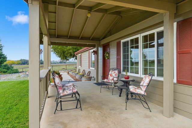 15969 Morrison Rd, Oakdale, CA 95361