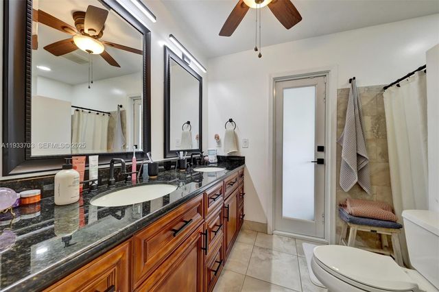 8519 Ramblewood Dr, Coral Springs, FL 33071