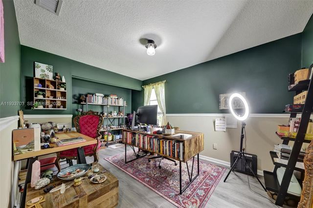 8519 Ramblewood Dr, Coral Springs, FL 33071