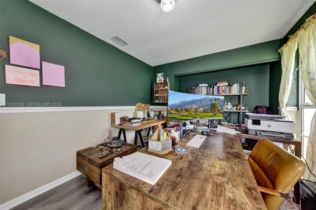 8519 Ramblewood Dr, Coral Springs, FL 33071