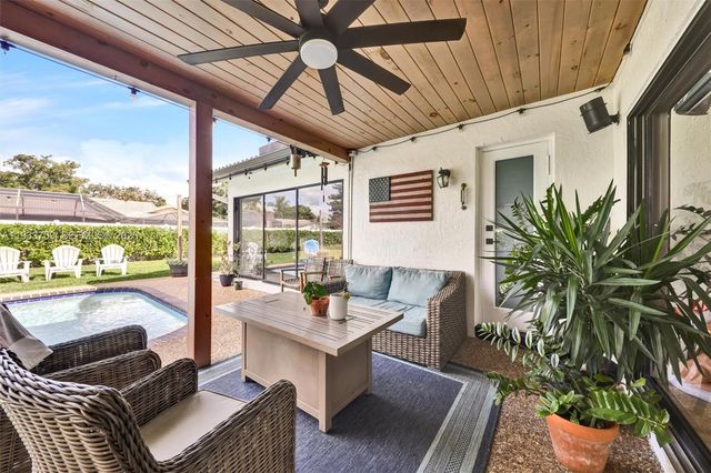 8519 Ramblewood Dr, Coral Springs, FL 33071