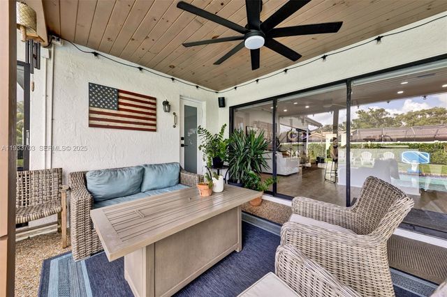 8519 Ramblewood Dr, Coral Springs, FL 33071