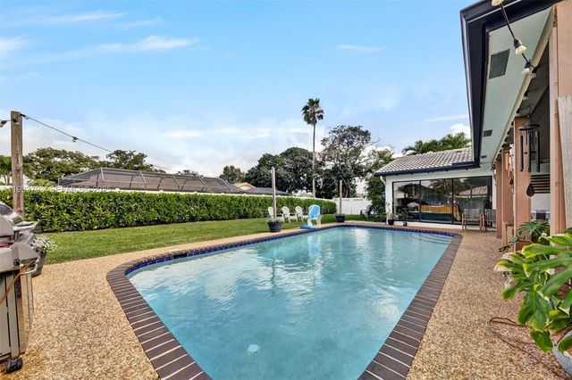 8519 Ramblewood Dr, Coral Springs, FL 33071