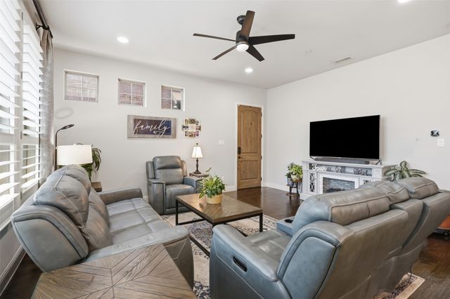 4675 Rhett Lane A, Carrollton, TX 75010