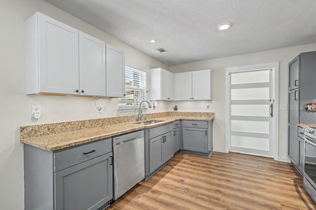 2200 Fragrant Lane, Charleston, SC 29414