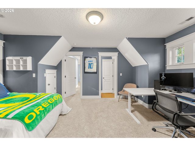 18495 S CADLE CREEK Ln, Oregon City, OR 97045