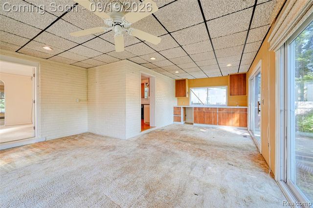 1046 Oakridge Avenue, Royal Oak, MI 48067