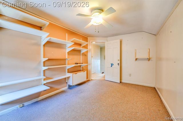 1046 Oakridge Avenue, Royal Oak, MI 48067