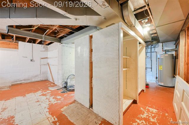 1046 Oakridge Avenue, Royal Oak, MI 48067