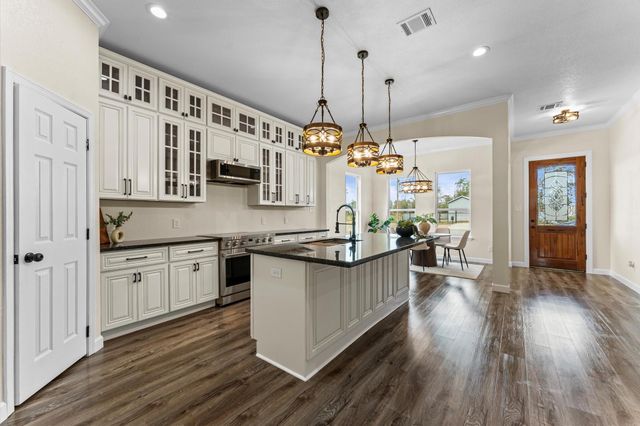 1046 Gazing Pine Street, Huffman, TX 77336