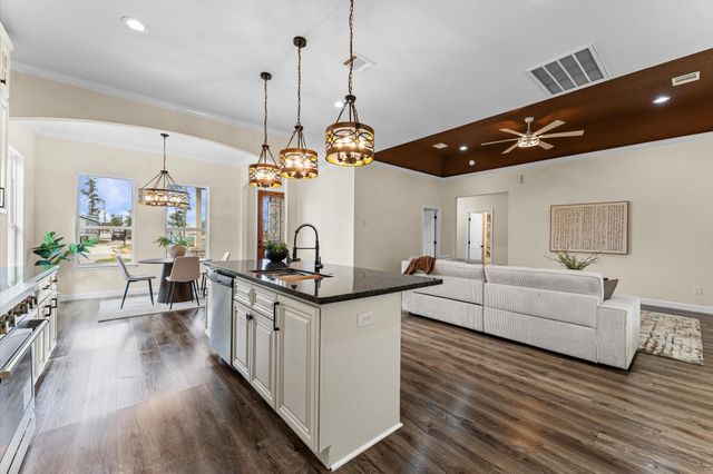 1046 Gazing Pine Street, Huffman, TX 77336