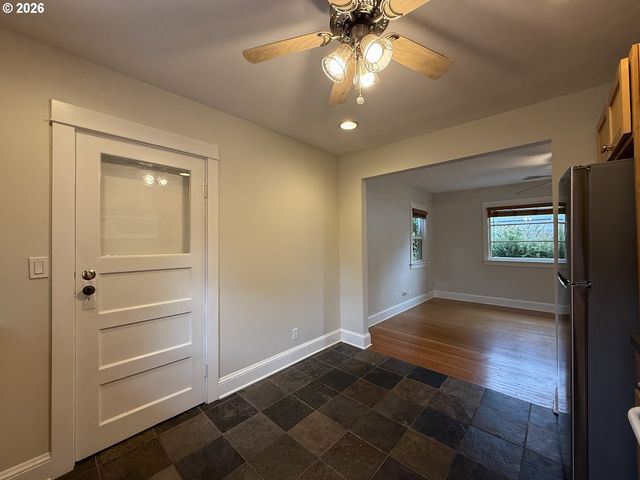 9242 Se HARRISON St, Portland, OR 97216