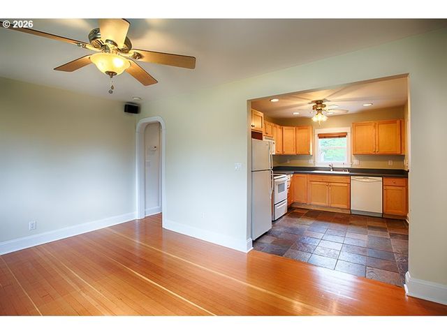 9242 Se HARRISON St, Portland, OR 97216