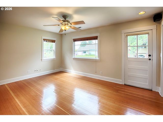 9242 Se HARRISON St, Portland, OR 97216