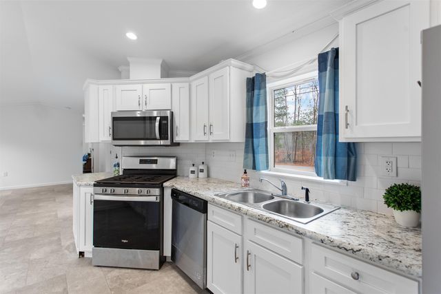 52 Little Falls Bridge Road, Rochester, NH 03867