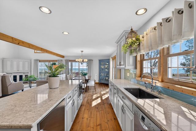 11024 Lakeshore DRIVE, Pleasant Prairie, WI 53158