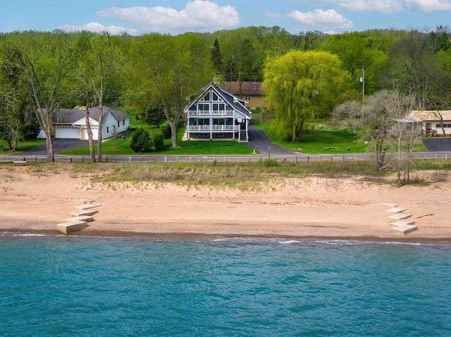 11024 Lakeshore DRIVE, Pleasant Prairie, WI 53158