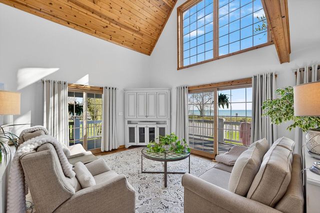 11024 Lakeshore DRIVE, Pleasant Prairie, WI 53158
