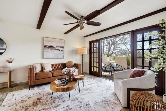 8608 Villa La Jolla Drive 4, La Jolla, CA 92037