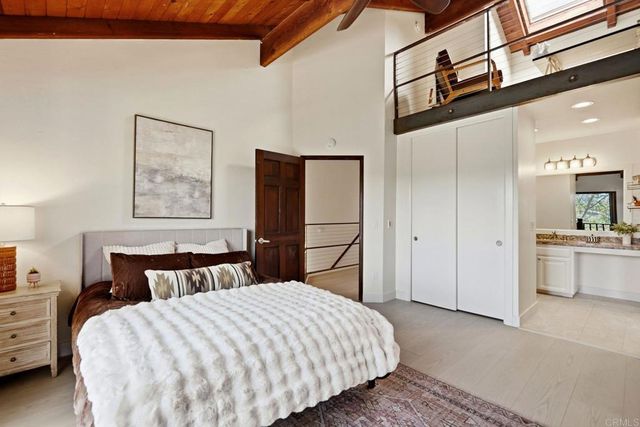 8608 Villa La Jolla Drive 4, La Jolla, CA 92037