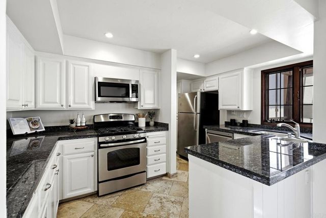 8608 Villa La Jolla Drive 4, La Jolla, CA 92037