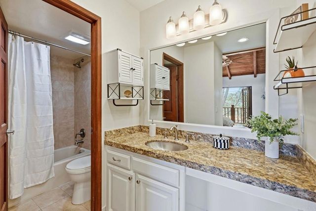 8608 Villa La Jolla Drive 4, La Jolla, CA 92037