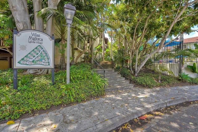 8608 Villa La Jolla Drive 4, La Jolla, CA 92037