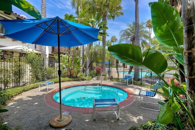 8608 Villa La Jolla Drive 4, La Jolla, CA 92037