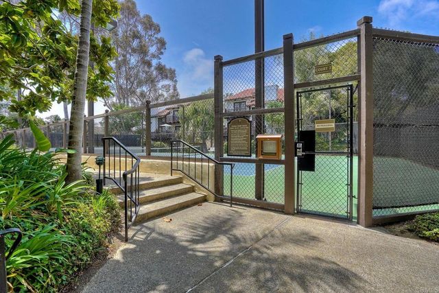 8608 Villa La Jolla Drive 4, La Jolla, CA 92037