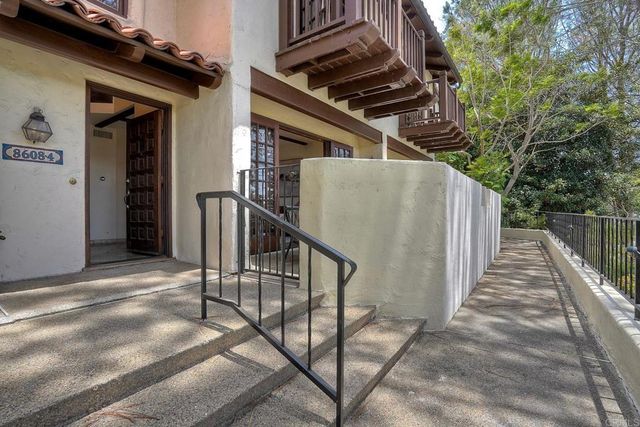 8608 Villa La Jolla Drive 4, La Jolla, CA 92037