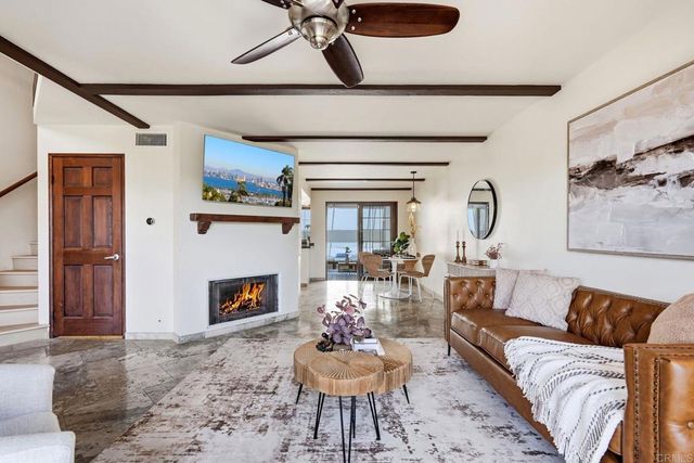 8608 Villa La Jolla Drive 4, La Jolla, CA 92037