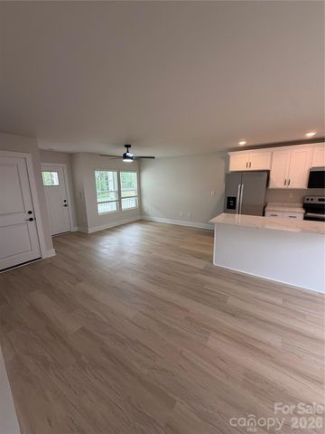 1159 Summerhill Street SW, Lenoir, NC 28645