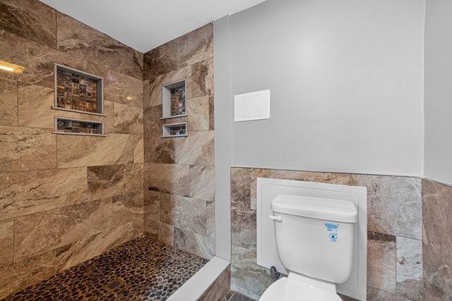 61 Jordan St, Chelmsford, MA 01863