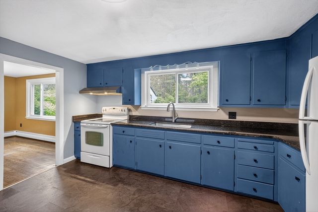 61 Jordan St, Chelmsford, MA 01863