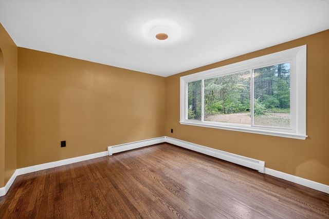 61 Jordan St, Chelmsford, MA 01863