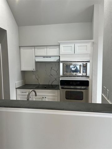 14550 Fonmeadow Drive 1106, Houston, TX 77035