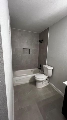 14550 Fonmeadow Drive 1106, Houston, TX 77035