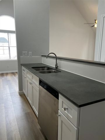 14550 Fonmeadow Drive 1106, Houston, TX 77035